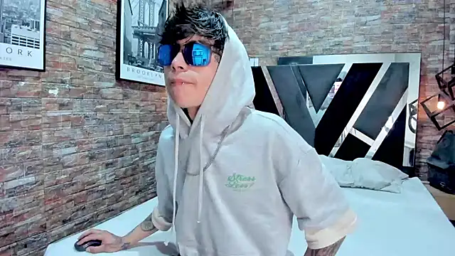 AcidMilo online show from December 2024 03:54:02 PM