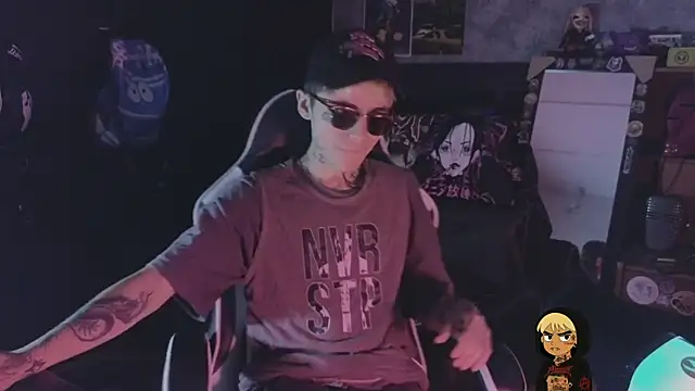 Snapshot of AcidMilo chatting on June 2026 04:26:02 PM AcidMilo online show from June 2026 04:26:02 PM