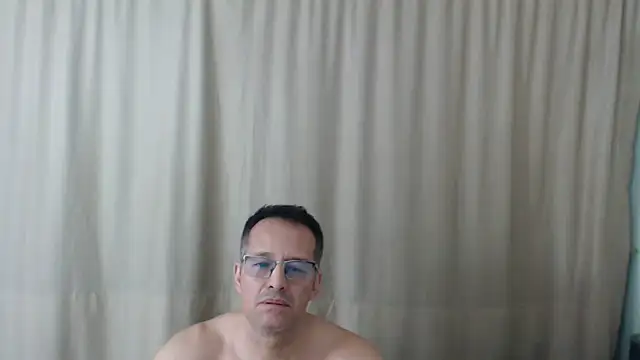 Snapshot of Daddyhot_Alejo chatting on May 2026 04:26:01 PM Daddyhot Alejo online show from May 2026 04:26:01 PM