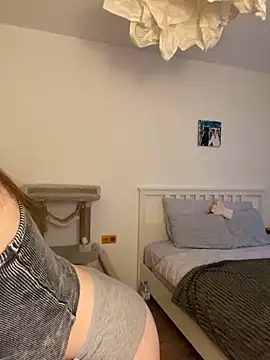 malyshhka online show from December 2024 12:35:01 PM