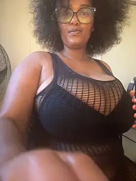 Charlie-Crawford online show from November 2025 05:17:01 AM