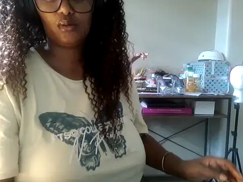 Snapshot of Charlie-Crawford chatting on March 2026 01:33:01 PM Charlie-Crawford online show from March 2026 01:33:01 PM