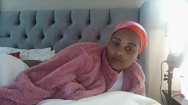 Snapshot of Charlie-Crawford chatting on April 2026 02:29:01 PM Charlie-Crawford online show from April 2026 02:29:01 PM