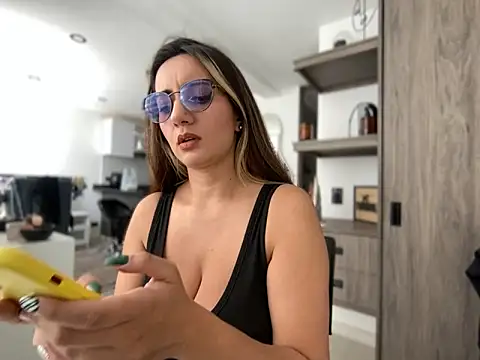 Anny Moore09 online show from December 2024 03:21:01 PM