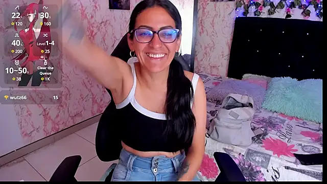 Snapshot of alma_blue chatting on December 2024 10:36:01 PM alma blue online show from December 2024 10:36:01 PM