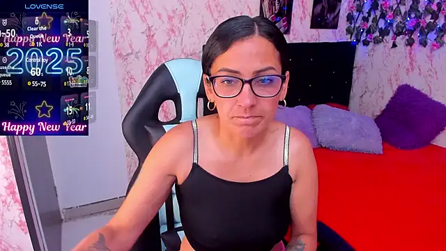 Snapshot of alma_blue chatting on January 2025 08:43:01 PM alma blue online show from January 2025 08:43:01 PM