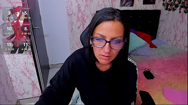 Snapshot of alma_blue chatting on February 2025 08:53:02 PM alma blue online show from February 2025 08:53:02 PM