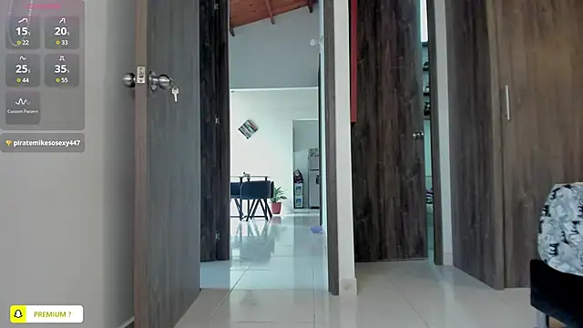 Snapshot of amyharlow_1 chatting on March 2026 01:40:02 PM amyharlow 1 online show from March 2026 01:40:02 PM