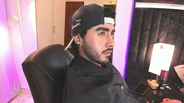 ItsMeEros online show from April 2026 10:26:02 PM