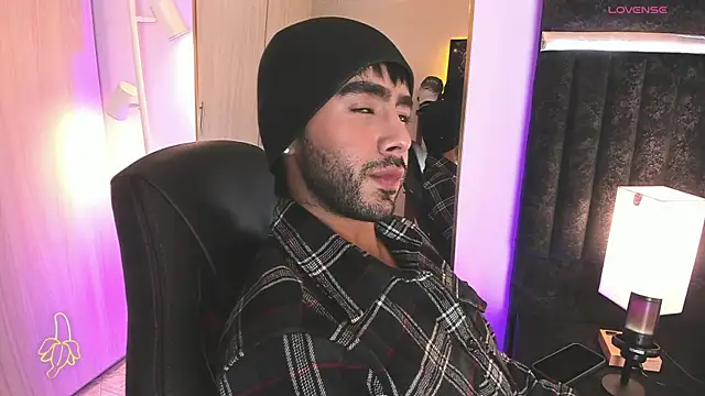 ItsMeEros online show from April 2026 11:39:02 PM