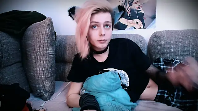 Littlepinkcat online show from October 2025 02:43:02 PM