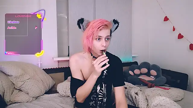 Snapshot of Littlepinkcat chatting on April 2026 10:36:02 PM Littlepinkcat online show from April 2026 10:36:02 PM