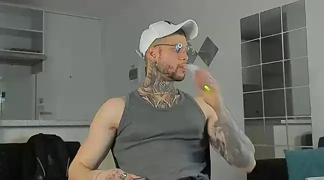  jamesleandros1 online show from December 2024 11:57:01 PM