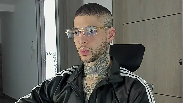  jamesleandros1 online show from September 2025 10:21:02 PM