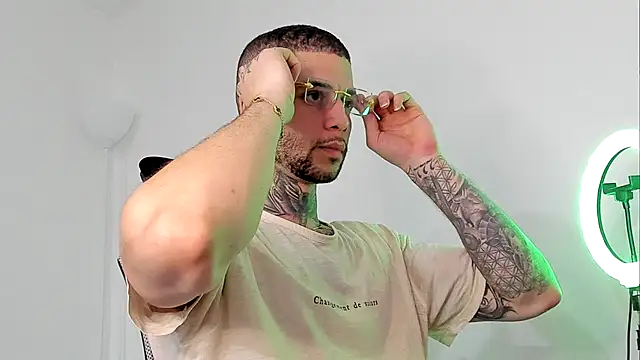  jamesleandros1 online show from October 2025 08:59:01 PM