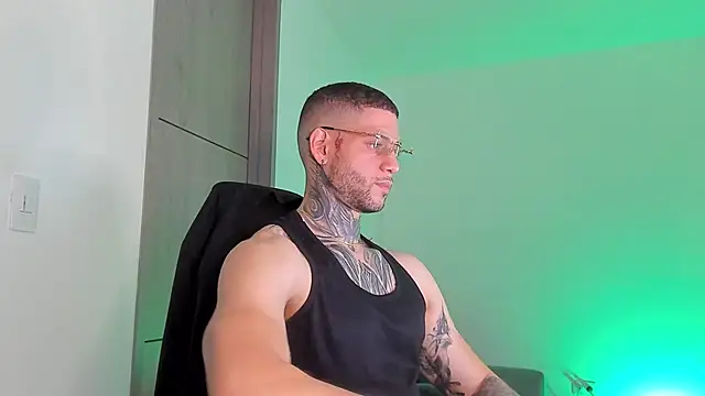 Snapshot of _jamesleandros1 chatting on March 2026 04:12:02 AM jamesleandros1 online show from March 2026 04:12:02 AM