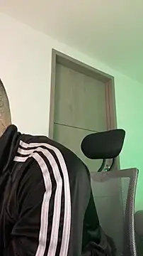 Snapshot of _jamesleandros1 chatting on March 2026 06:31:01 PM jamesleandros1 online show from March 2026 06:31:01 PM