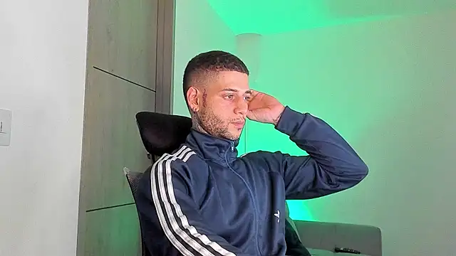 Snapshot of _jamesleandros1 chatting on April 2026 03:30:02 AM jamesleandros1 online show from April 2026 03:30:02 AM