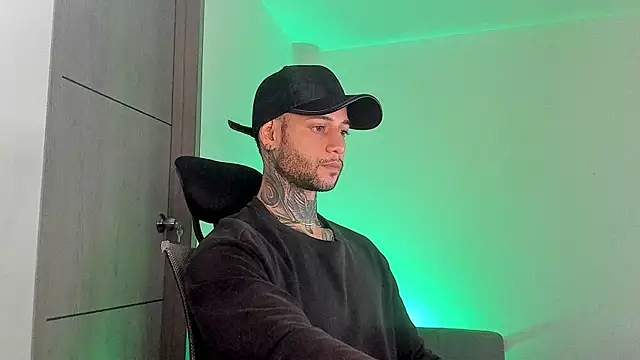  jamesleandros1 online show from June 2026 06:34:02 PM