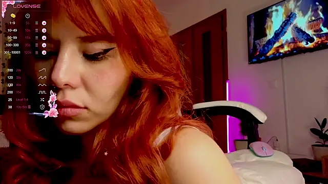 Snapshot of Juliette_Sunshine chatting on December 2024 04:10:02 AM Juliette Sunshine online show from December 2024 04:10:02 AM