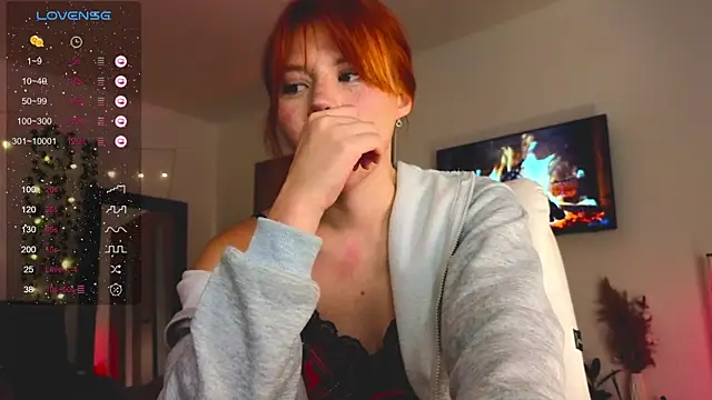 Snapshot of Juliette_Sunshine chatting on February 2025 12:58:02 AM Juliette Sunshine online show from February 2025 12:58:02 AM