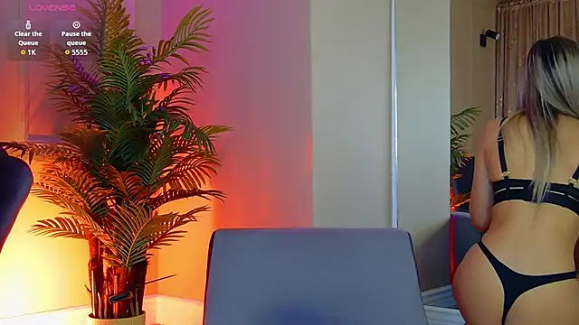 Avril Cyrus online show from November 2025 08:14:02 AM