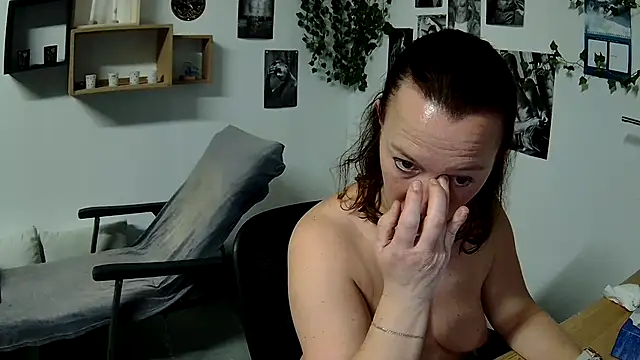 Snapshot of AnyaKrey@xh chatting on February 2025 06:45:01 PM AnyaKreyxh online show from February 2025 06:45:01 PM