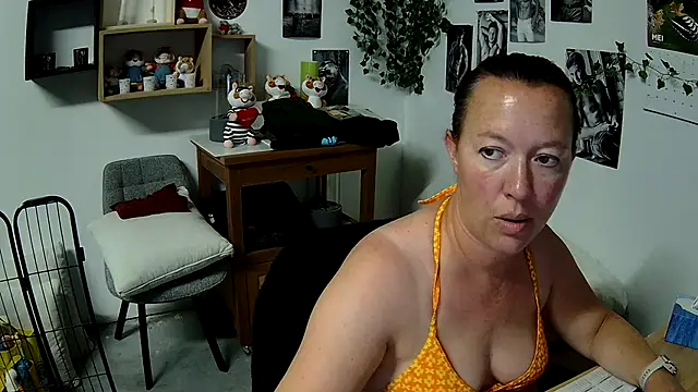 Snapshot of AnyaKrey@xh chatting on May 2026 11:40:01 AM AnyaKreyxh online show from May 2026 11:40:01 AM