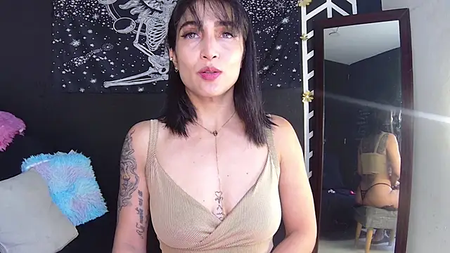 Snapshot of EvangelineCors chatting on March 2025 06:05:02 PM EvangelineCors online show from March 2025 06:05:02 PM