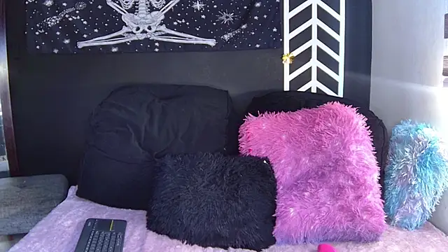 Snapshot of EvangelineCors chatting on March 2025 06:10:02 PM EvangelineCors online show from March 2025 06:10:02 PM