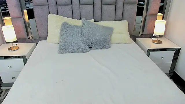 EMMAHILL1 online show from February 2025 07:17:01 PM