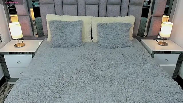 EMMAHILL1 online show from March 2025 07:38:02 PM