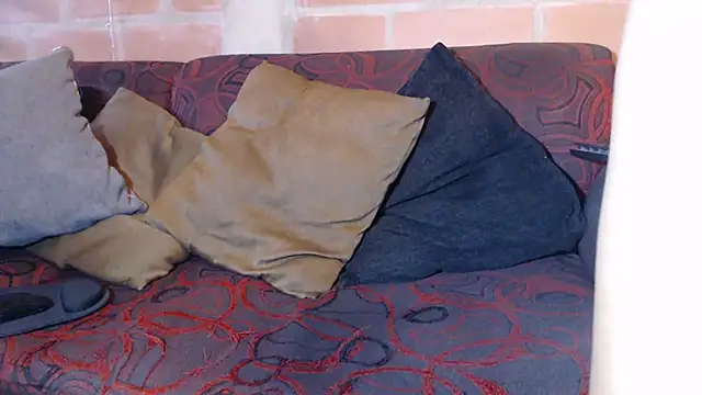 DevoraAmateur online show from February 2025 12:31:01 PM