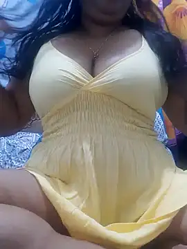 Snapshot of chubby_wife chatting on January 2025 07:40:01 PM chubby wife online show from January 2025 07:40:01 PM