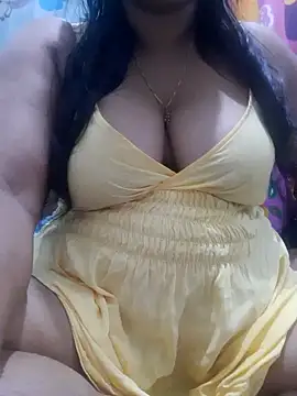 Snapshot of chubby_wife chatting on January 2025 04:48:01 PM chubby wife online show from January 2025 04:48:01 PM