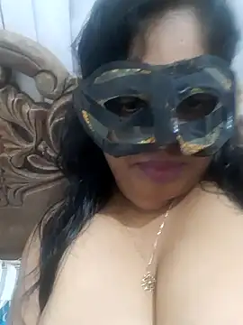 Snapshot of chubby_wife chatting on March 2025 04:32:02 PM chubby wife online show from March 2025 04:32:02 PM