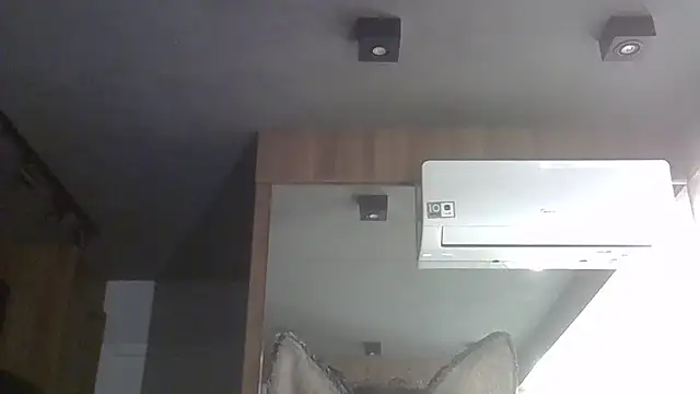 Snapshot of Skinny-Kitten chatting on November 2025 01:44:01 PM Skinny-Kitten online show from November 2025 01:44:01 PM