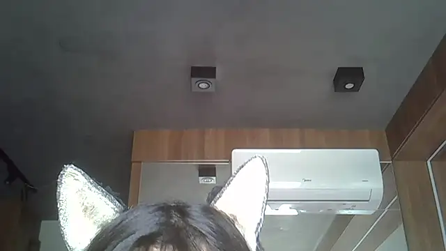 Skinny-Kitten online show from February 2026 03:10:02 PM