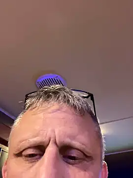 Snapshot of prekumstud chatting on March 2025 12:01:02 PM prekumstud online show from March 2025 12:01:02 PM