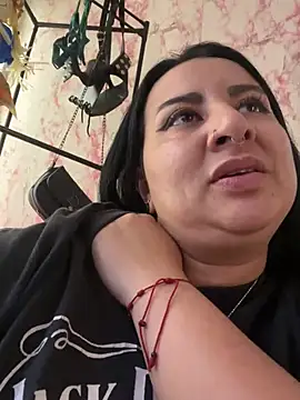 Snapshot of Abril_Luv chatting on February 2025 03:05:01 PM Abril Luv online show from February 2025 03:05:01 PM