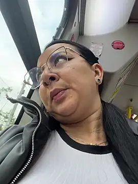 Snapshot of Abril_Luv chatting on March 2025 12:00:01 PM Abril Luv online show from March 2025 12:00:01 PM