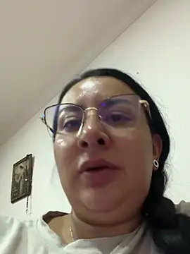 Snapshot of Abril_Luv chatting on March 2025 01:53:02 AM Abril Luv online show from March 2025 01:53:02 AM