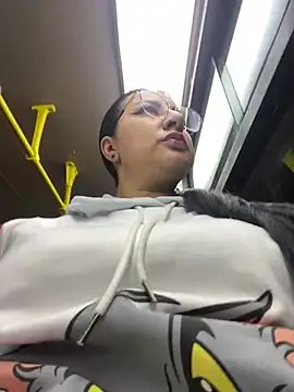 Snapshot of Abril_Luv chatting on March 2025 10:22:01 AM Abril Luv online show from March 2025 10:22:01 AM