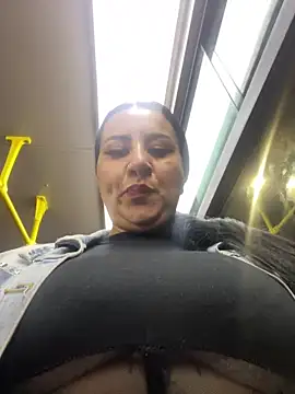 Snapshot of Abril_Luv chatting on March 2025 12:37:02 AM Abril Luv online show from March 2025 12:37:02 AM