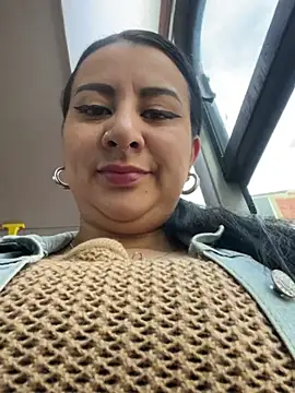 Snapshot of Abril_Luv chatting on March 2025 12:03:01 PM Abril Luv online show from March 2025 12:03:01 PM