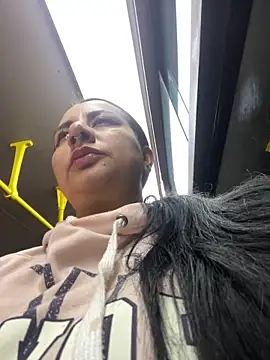 Snapshot of Abril_Luv chatting on March 2025 12:40:02 AM Abril Luv online show from March 2025 12:40:02 AM