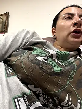 Snapshot of Abril_Luv chatting on September 2025 01:38:02 AM Abril Luv online show from September 2025 01:38:02 AM