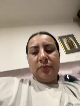 Snapshot of Abril_Luv chatting on September 2025 01:27:02 AM Abril Luv online show from September 2025 01:27:02 AM