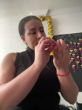 Snapshot of Abril_Luv chatting on October 2025 12:44:02 PM Abril Luv online show from October 2025 12:44:02 PM