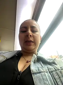 Snapshot of Abril_Luv chatting on October 2025 12:19:01 PM Abril Luv online show from October 2025 12:19:01 PM